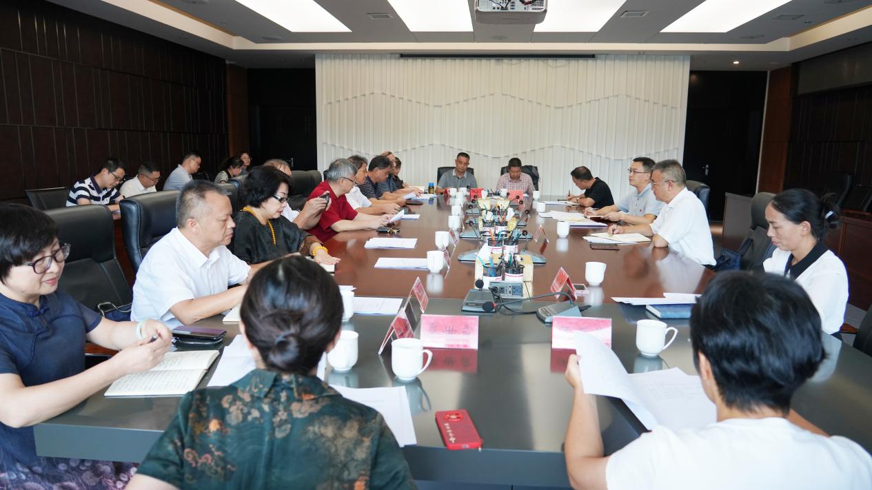 金沙集团1862cc召开老教师代表座谈会